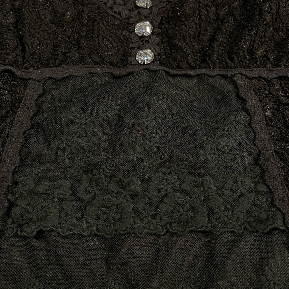 Pretty Angel Black Lace Tunic with Button Accents - Picture 4 of 8